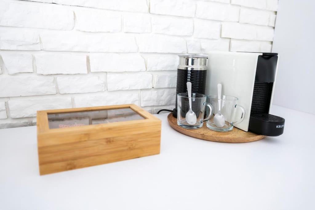 Alure Residences 1 & 24H Self Check-In, Free Parking In Front Of The Apartment Building, New Building, Terrace, Cafe With Breakfast In The Apartment Building, Next To The Aqua Park Banská Bystrica Exterior foto